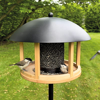 Foderhus på spyd - Model Cottage