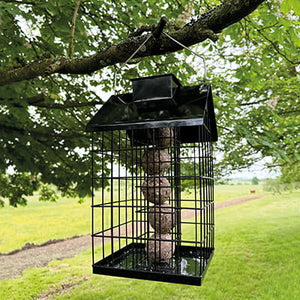 Foderautomat til mejsebolde med værn og ophæng